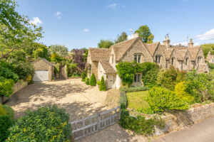 Stunning Cotswold cottage in Westonbirt